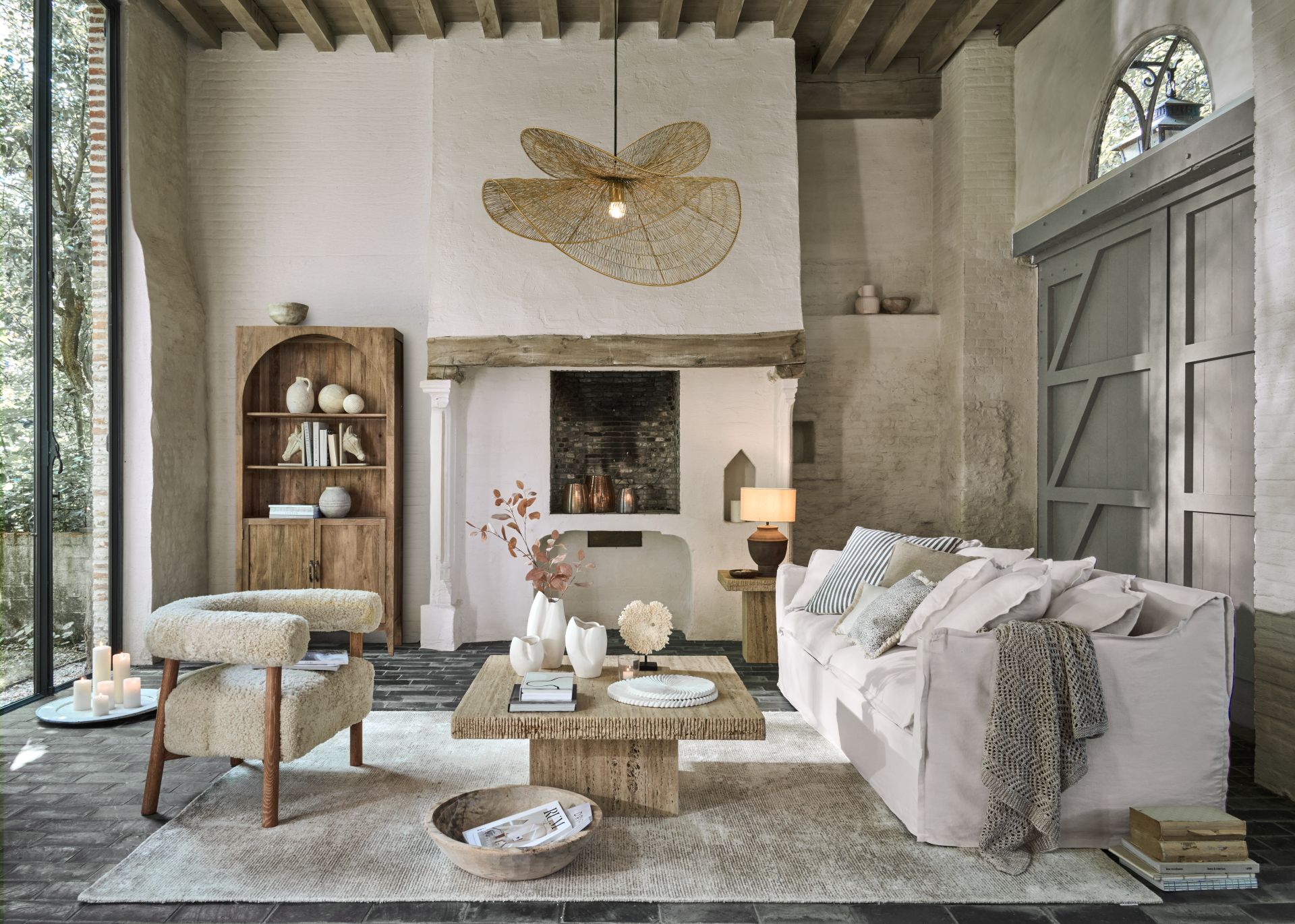 Klikněte na obrázek a objevte produkty z tohoto stylingu.